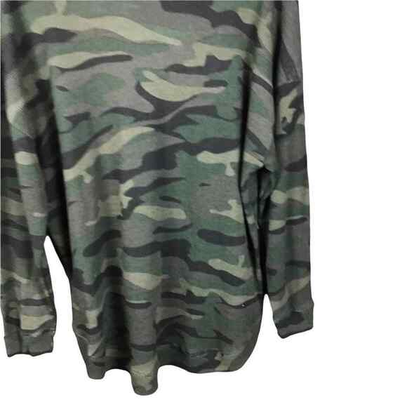 RDI Womens Medium Camo Thermal Top Hi-Low Hem Kangaroo Pocket Green NWOT - Picture 9 of 14